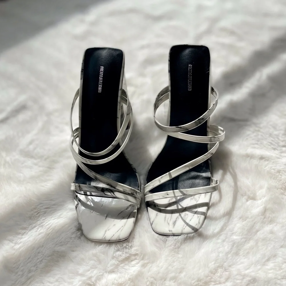 🖤🤍 Pretty Little Things 🖤🤍 New! Marble Heels - Picture 2 of 12